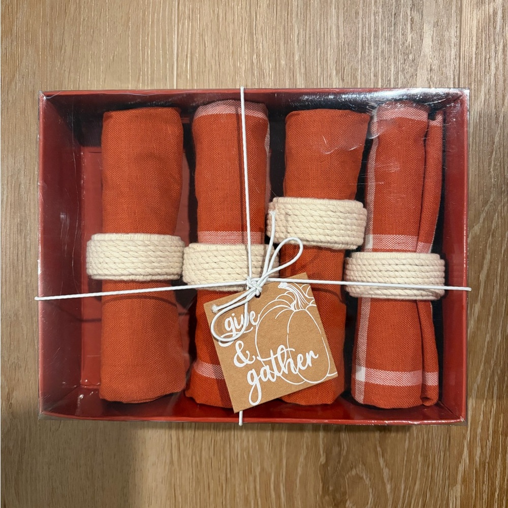 Give & Gather Orange Linen Napkin Set (4) with Rope Rings